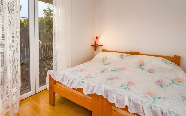 Amazing Home In Kapelica With Wifi And 2 Bedrooms