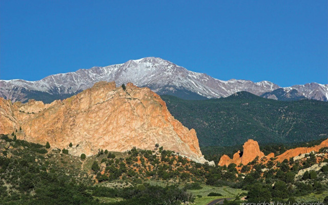 Garden of the Gods Resort and Club