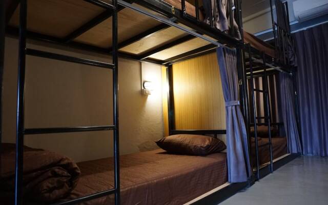 OYO 723 Lamphun Hostel
