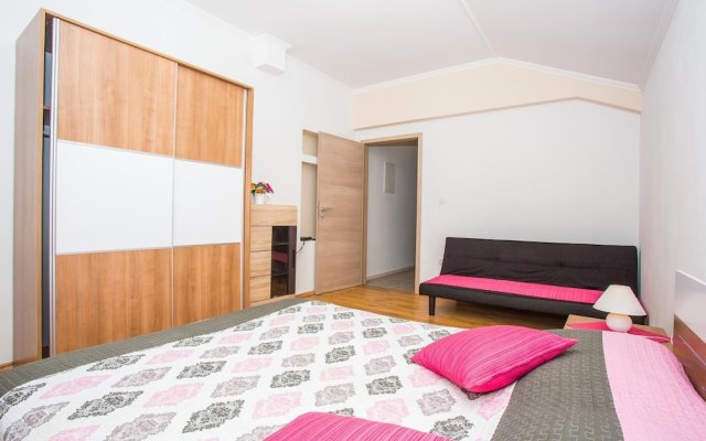 Apartments Vladimir 2835 One Bedroom A3