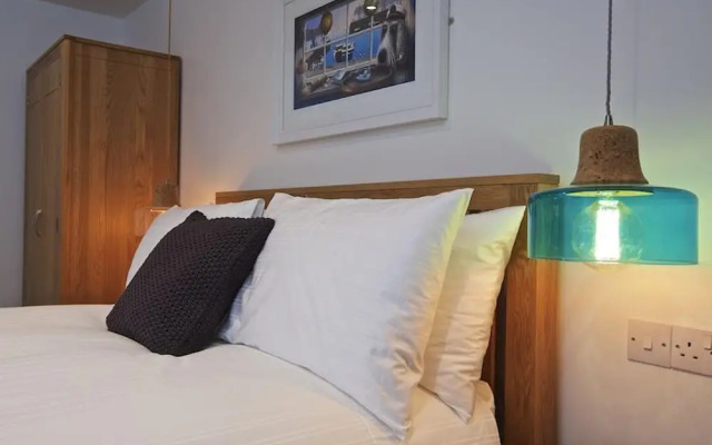 The Barn, 20 At The Beach