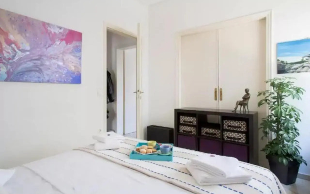 Spacious 2b/r Stay at Glyfada's Center