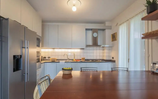 Besana 9 On the Lake - Private Garden & Parking by Rent all Como