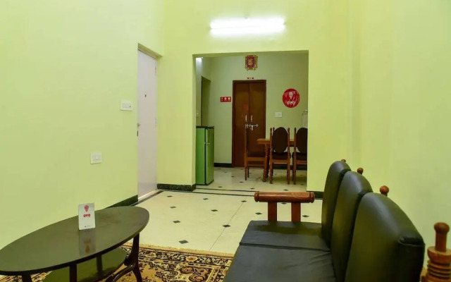 Home Modern Villa by OYO Rooms
