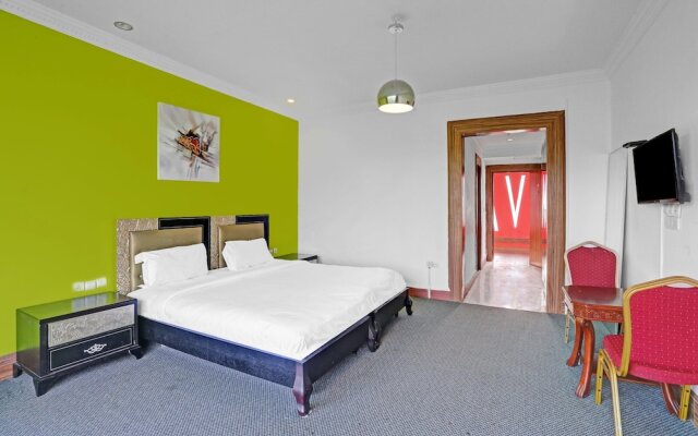 Townhouse 808 Royal Palms Shared Serviced Apartment by OYO Rooms