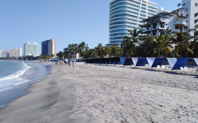 Hotel Los Cristales West Plaza