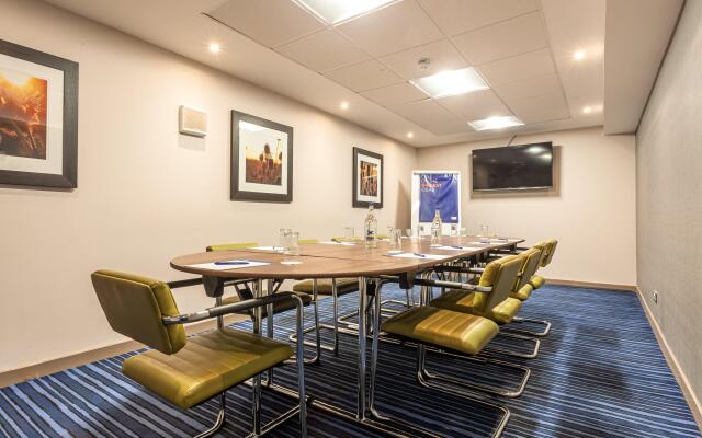 Holiday Inn Express Edinburgh Airport