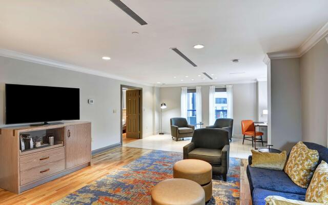 The Cincinnatian Hotel Curio Collection by Hilton