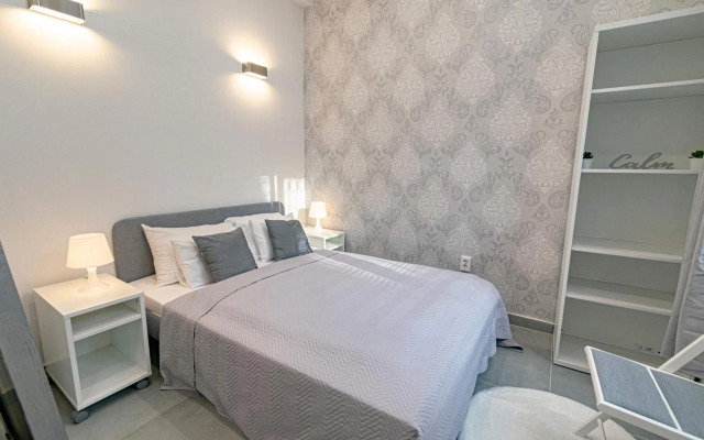 Panoramic Apt. near Chain Bridge