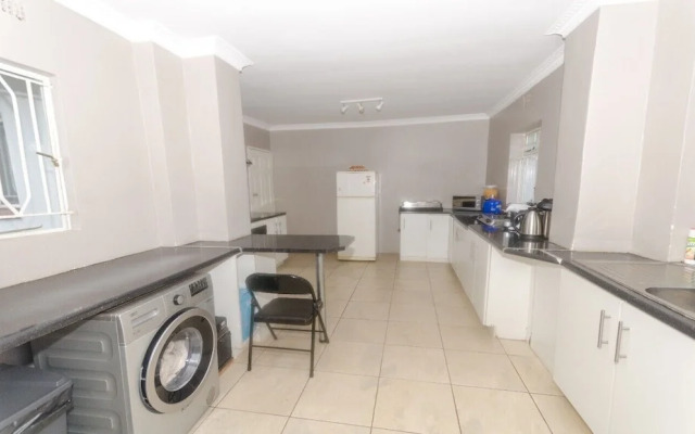 Sarum Lodge