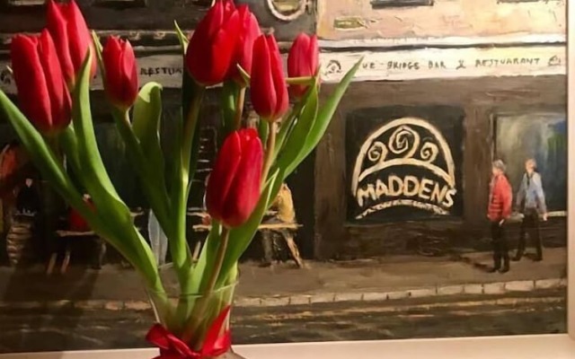 Maddens Bridge Bar, Restaurant & Guesthouse