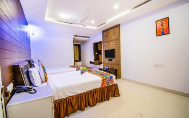 FabHotel Abhinand Grand