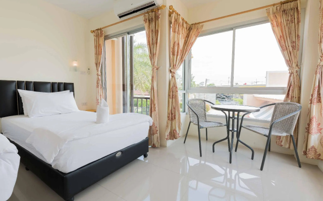 U-Dee Hotel – Guest Rooms – Si Racha