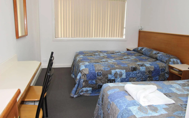 Pioneer Way Motel