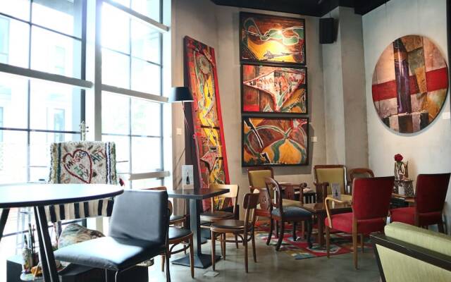 Howard Johnson by Wyndham Huaihai Hotel Shanghai