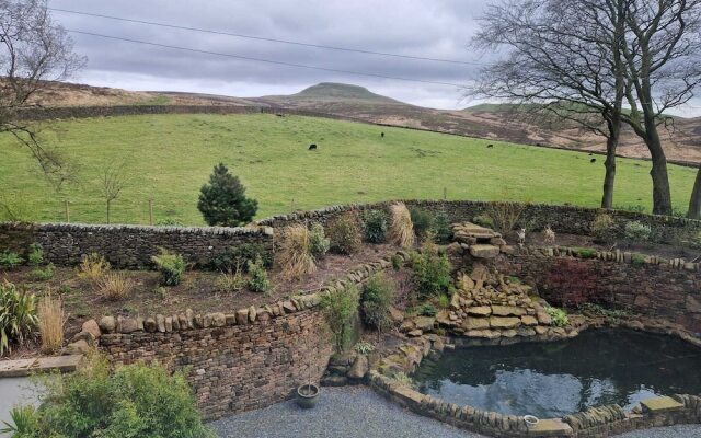 Luxury Penthouse Apartment - Beautiful Countryside