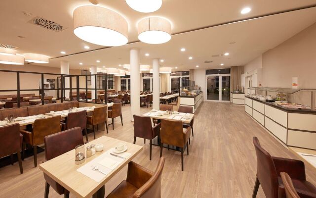 Отель Four Points Flex by Sheraton Goettingen