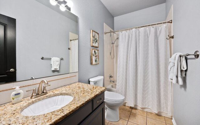 Spacious Home W/ Fun Amenities | Lake & Mtn Views