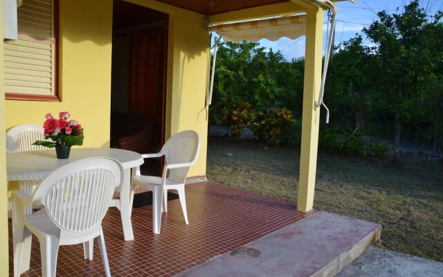 House With 2 Bedrooms in Sainte-anne, With Enclosed Garden and Wifi -