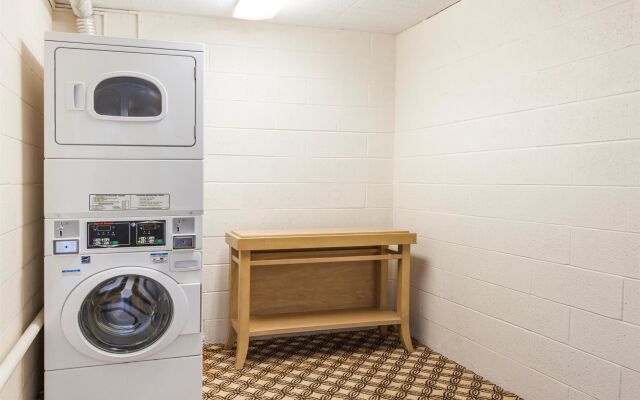 Days Inn By Wyndham Syracuse