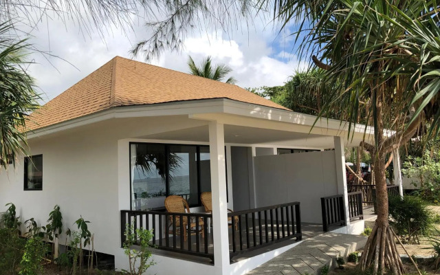 Nakara Long Beach Resort