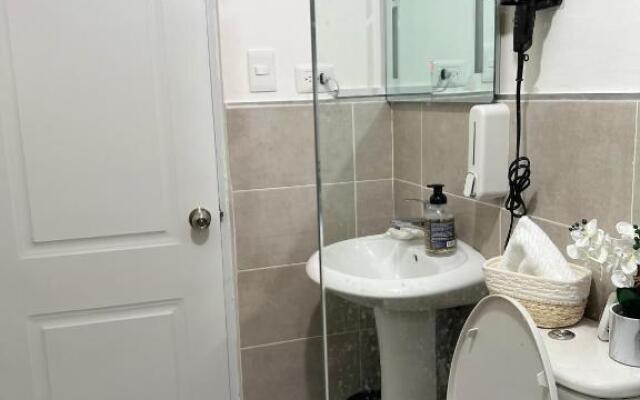 Lovely 3 bedroom condo near downtown and foodies