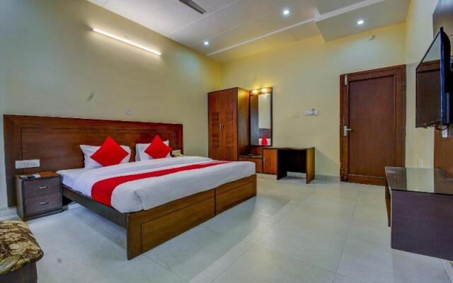 Capital O 19146 Raghav Palace