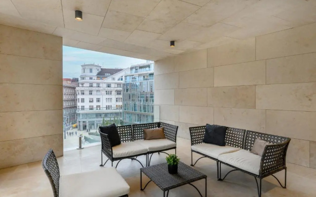 Emerald Downtown Suites
