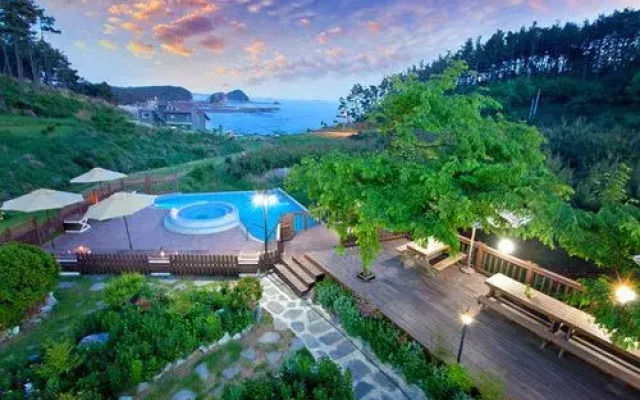 Taean Gomseom Paradise Pension