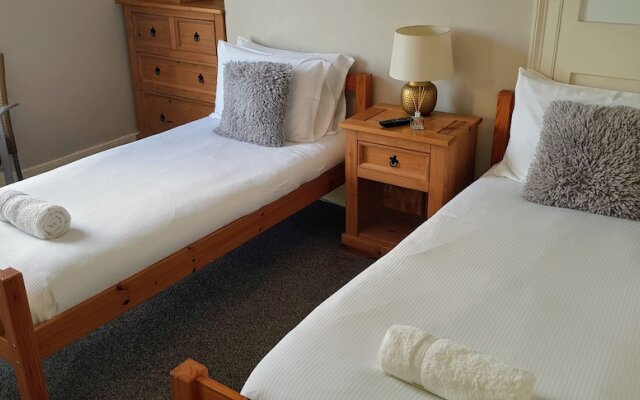 Jacobs Ladder Inn
