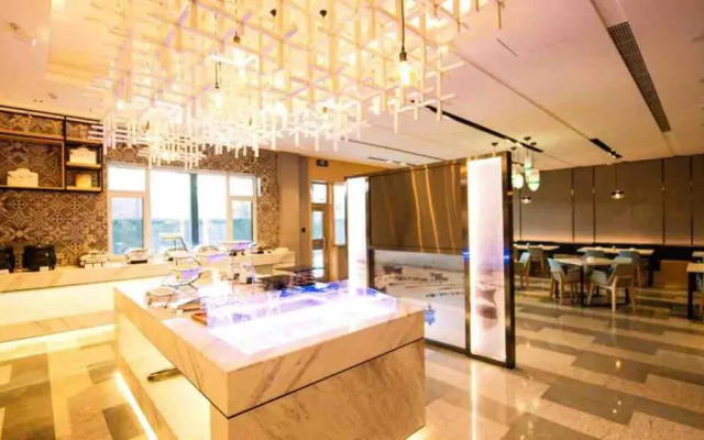 Atour Hotel Zhenda Road South Station Yantai