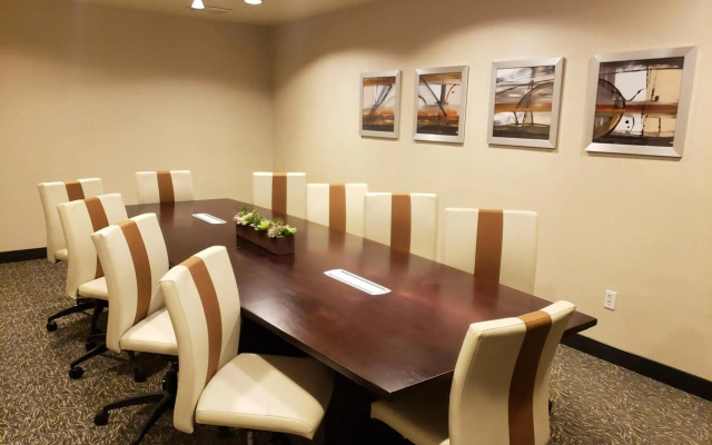 Oxford Suites Downtown Spokane