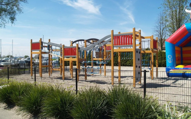 Well-maintained Chalet Near Biesbosch