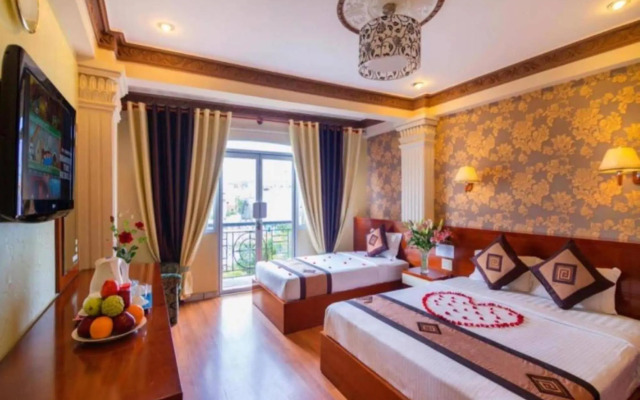 Cosmo Square Hotel (former Duna Hotel)