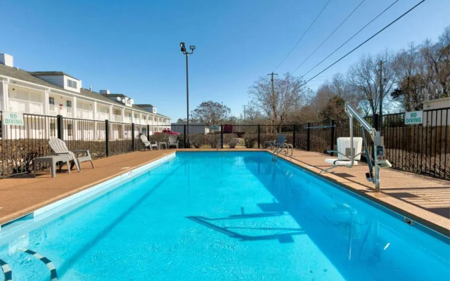 Baymont Inn & Suites Prattville
