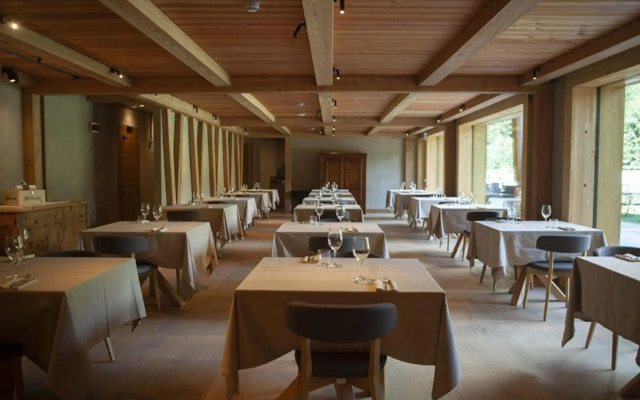 Charmant Petit Hotel