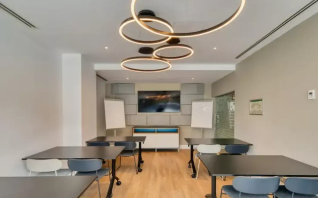Holiday Inn Express Madrid Airport by IHG