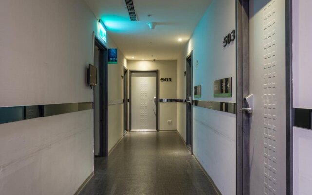 Sparkle Hotel Taipei Bridge