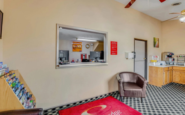 Econo Lodge Junction City I-70 Near Fort Riley