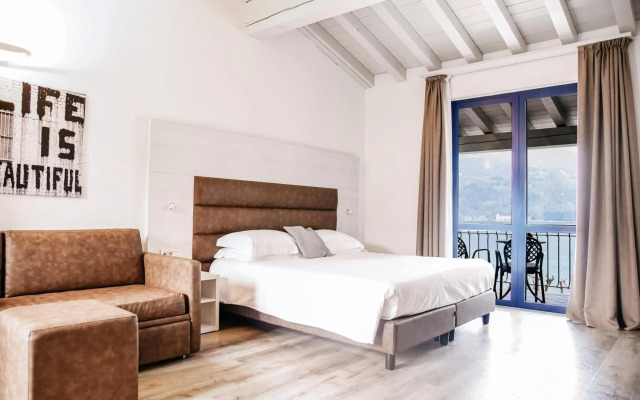 Bella Hotel & Restaurant