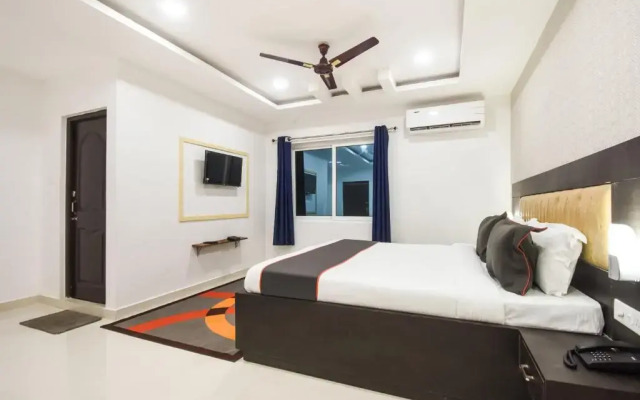 Red Velvet Premium by OYO Rooms
