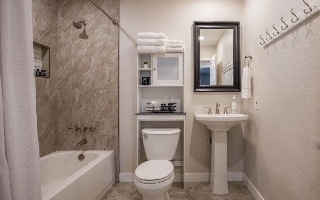 Scottsdale Osborn 3 Bedroom Home by RedAwning