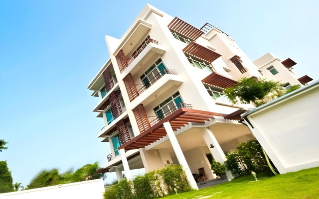 The Meet Green Apartment