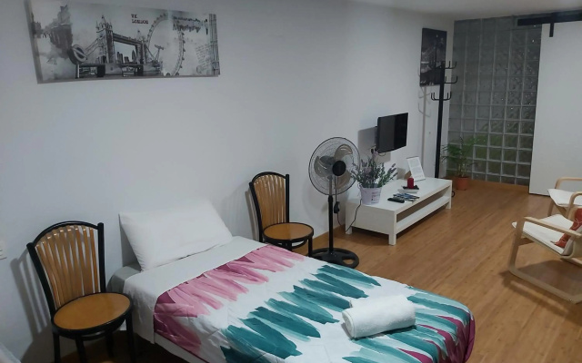 Loft Santa Cruz, Acoran
