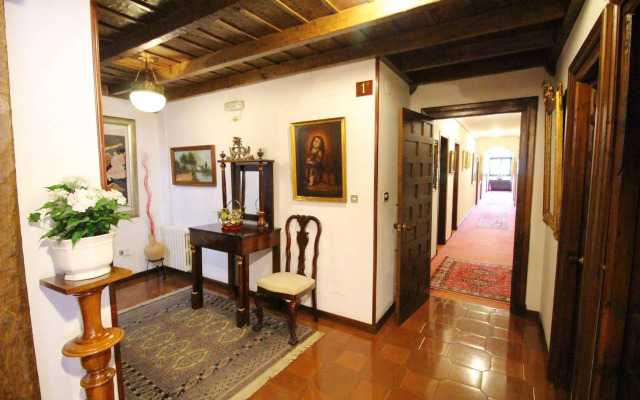 Hotel Santillana