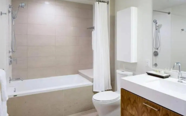 Luxurious Highrise 2b 2b Apartment Heart Of Downtown LA