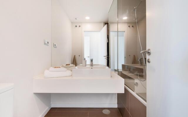 LM352B- Spacious family penthouse with sea view