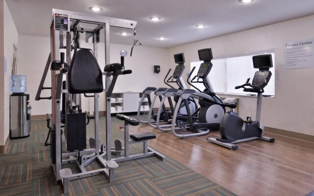 Holiday Inn Express Farmington - Bloomfield by IHG