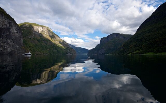 Visit Undredal