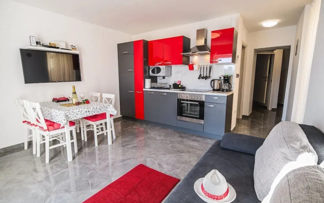 Sleek and Stylish Umag Apartments With Sea View